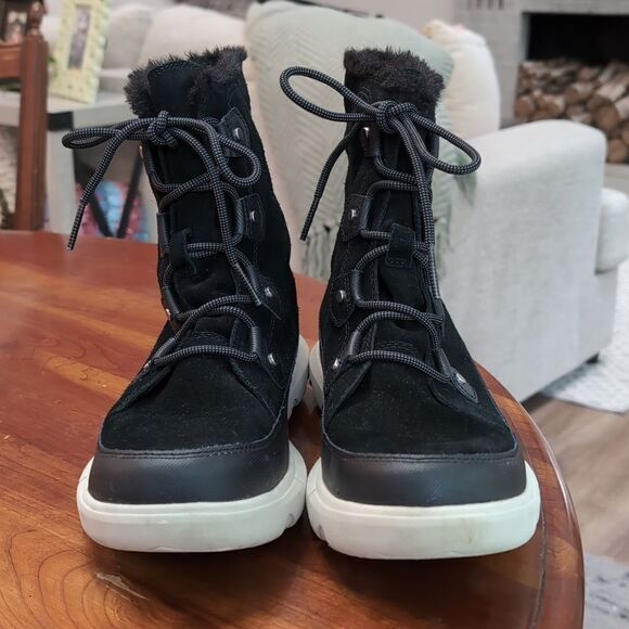 Sorel Explorer II Joan WP Black faux fur-trimmed suede ankle boots Sz 11 - Picture 5 of 13